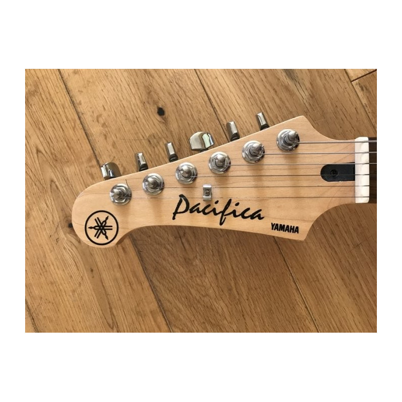 YAMAHA PACIFICA PAC112J Guitarra eléctrica