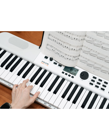 Teclado portátil NUX NEK‑110 – 61 teclas, 700 sonidos, batería recargable Bluetooth