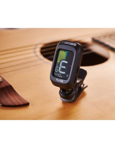 Afinador Clip-On BOSS TU-02: Precisión y Portabilidad para Músicos