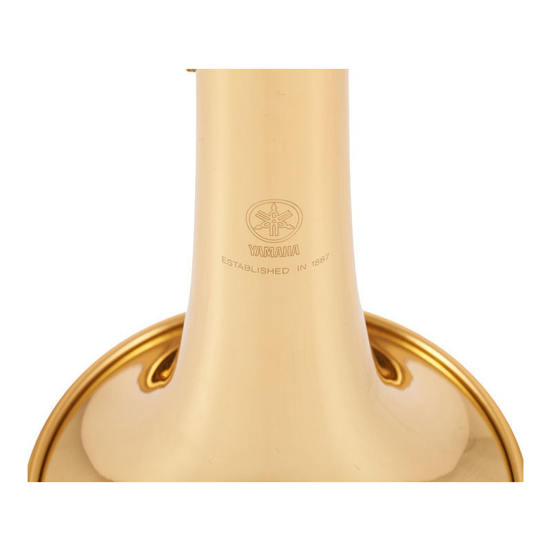 YAMAHA YTR-2330 Trompeta en Bb dorada con boquilla y estuche
