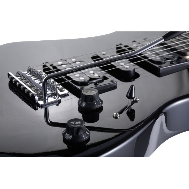 YAMAHA ERG121C GIGMAKER  Kit de guitarra con amplificador de 15W afinador estuche correa y picks