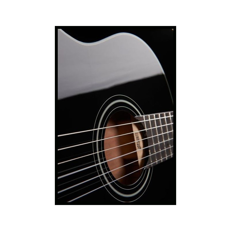 YAMAHA C40 MII Guitarra clásica acabado mate con cuerdas de nylon